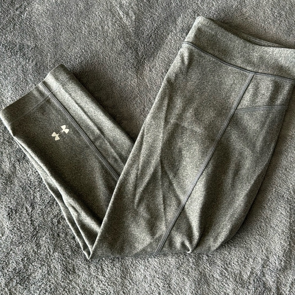 Under Armour compression heat gear, size small leggings